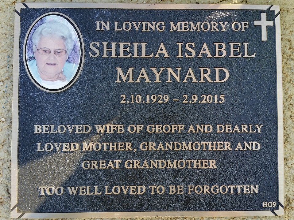 Photo of headstones/Sheila Isabel Maynard d 2015 memorial plaque Cowra